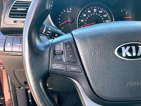 Used 2015 Kia Sorento LX image 11