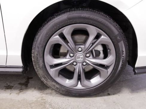 Certified 2023 Honda Accord EX image 12