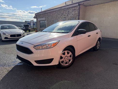 Used 2018 Ford Focus S FWD image 2