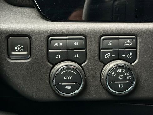 Certified 2024 Chevrolet Silverado 1500 LT Trail Boss w/ LT Trail Boss Premium Package image 28