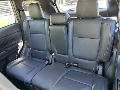 Used 2019 Mitsubishi Outlander SEL AWD/4WD image 23