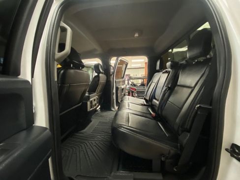 Used 2019 Ford F250 Lariat w/ Lariat Ultimate Package image 18