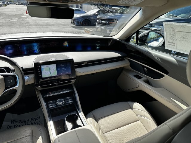 Certified 2024 Lincoln Nautilus Premier AWD/4WD image 17