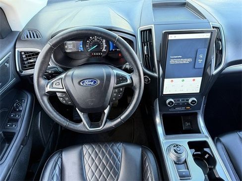 Used 2024 Ford Edge Titanium image 12