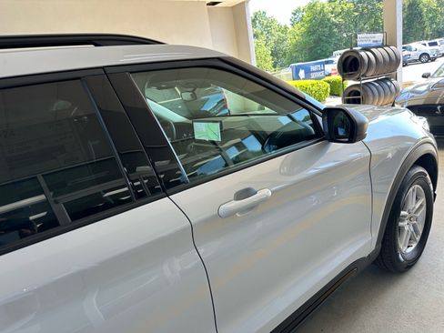 New 2026 Ford Explorer Active RWD image 8