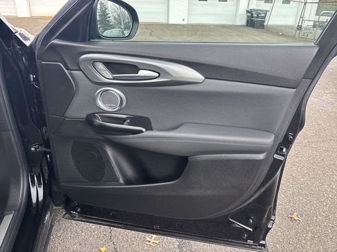 Used 2024 Alfa Romeo Tonale Veloce image 14