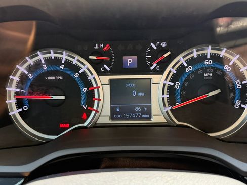 Used 2014 Toyota 4Runner SR5 RWD image 38