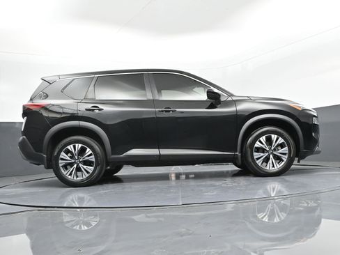 Used 2022 Nissan Rogue SV image 37