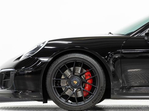 Used 2019 Porsche 911 Carrera GTS RWD image 9