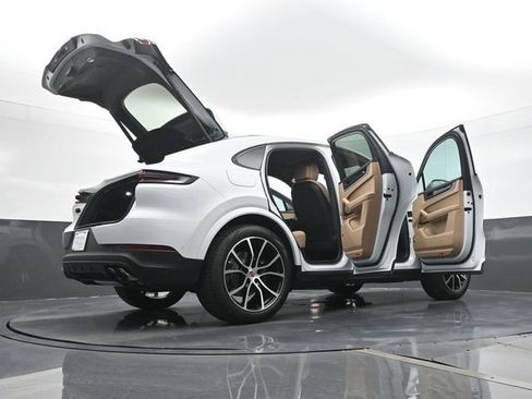 Certified 2026 Porsche Cayenne Coupe AWD/4WD image 26