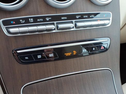 Used 2021 Mercedes-Benz GLC 300 image 29