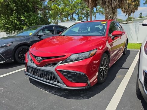 Used 2021 Toyota Camry SE FWD image 6