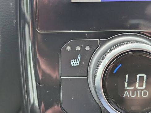 Used 2023 Toyota Highlander XLE FWD image 20