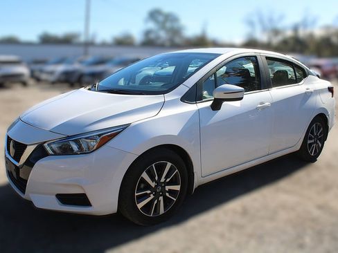 Used 2020 Nissan Versa SV image 14