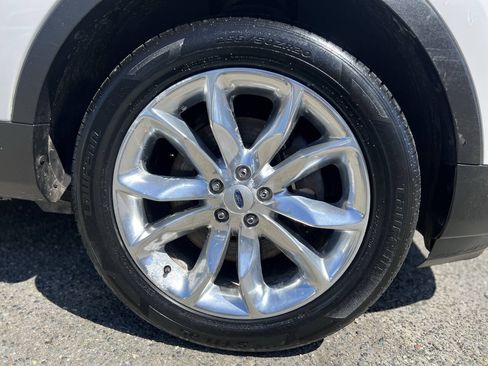 Used 2015 Ford Explorer Limited w/ Equipment Group 301A AWD/4WD image 33