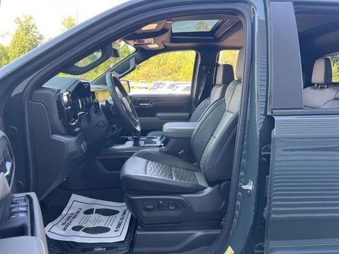 Used 2025 Chevrolet Silverado 1500 ZR2 w/ Technology Package image 27