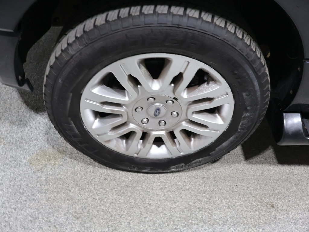 Used 2012 Ford Expedition Limited AWD/4WD image 23