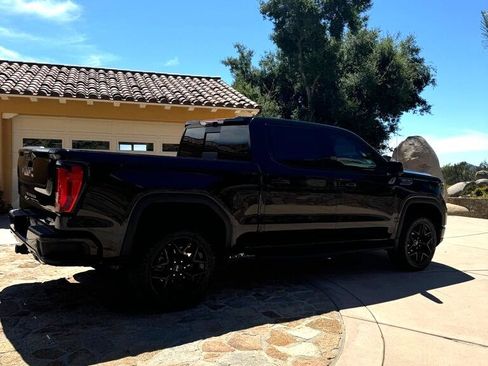 Used 2024 GMC Sierra 1500 AT4 w/ Technology Package image 3