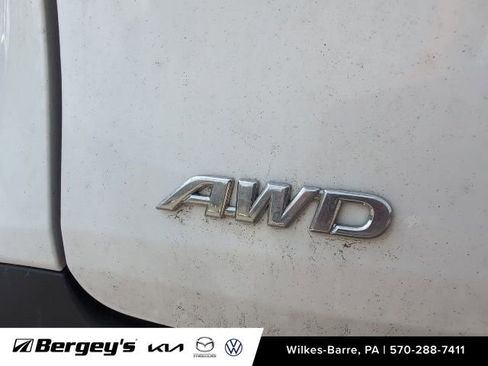 Used 2022 Toyota Sienna LE AWD/4WD image 11