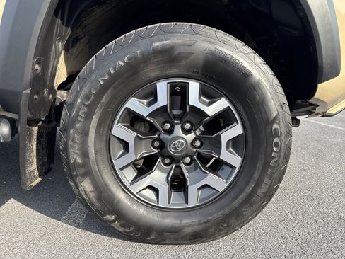 Used 2019 Toyota Tacoma TRD Off-Road AWD/4WD image 21