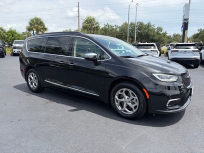 Used 2023 Chrysler Pacifica Limited
