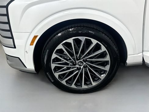 Certified 2026 Hyundai Palisade Calligraphy FWD image 32