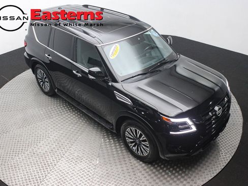 Used 2023 Nissan Armada SL w/ Midnight Edition Package image 3