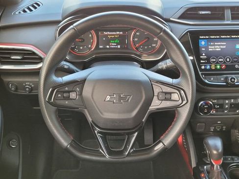 Used 2021 Chevrolet TrailBlazer RS w/ Sun and Liftgate Package AWD/4WD image 12