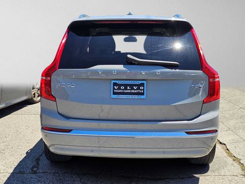 Certified 2025 Volvo XC90 T8 Ultra w/ Protection Package Premier AWD/4WD image 4