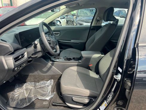 Used 2025 Kia K4 LXS image 25