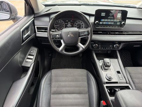 Used 2023 Mitsubishi Outlander SE FWD image 23