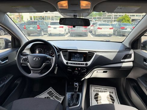 Used 2019 Hyundai Accent SE FWD image 11