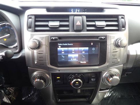 Used 2017 Toyota 4Runner 4WD image 21