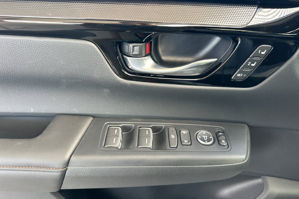 Used 2026 Honda CR-V Sport Touring image 5