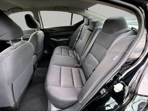 Used 2024 Nissan Altima 2.5 SV image 16