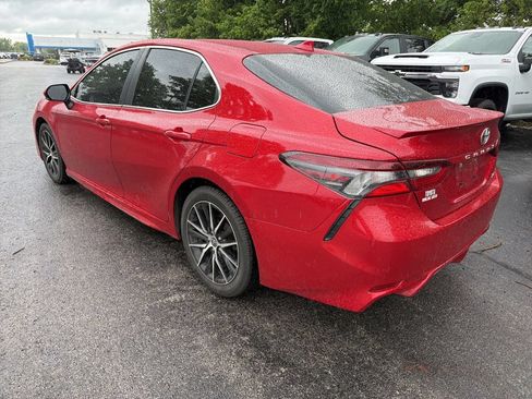 Used 2024 Toyota Camry SE w/ Cold Weather Package FWD image 4