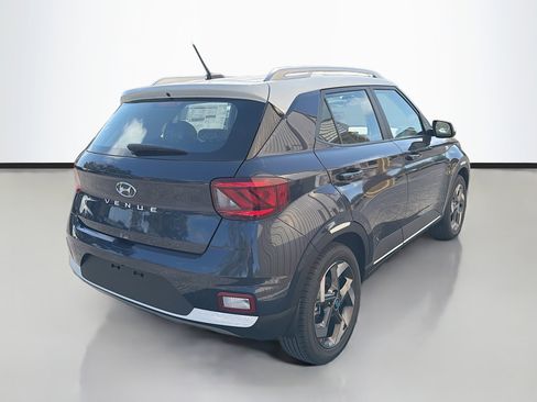 New 2026 Hyundai Venue SEL image 3