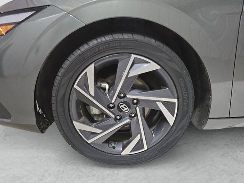 Used 2024 Hyundai Elantra Limited FWD image 23