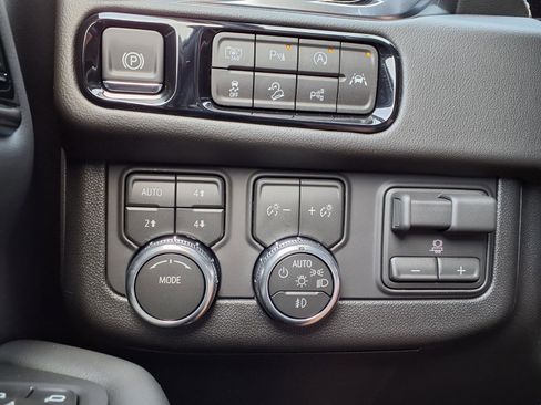 New 2026 GMC Yukon Elevation w/ Elevation Premium Package image 11