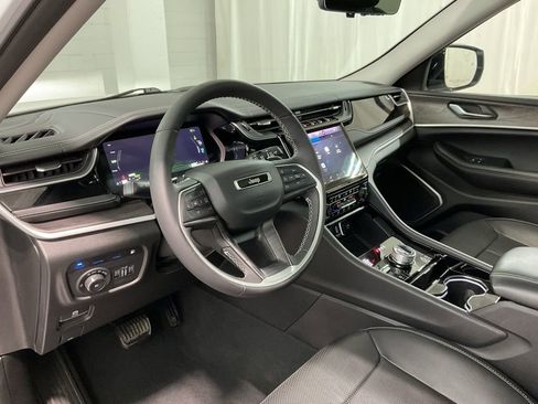 Used 2022 Jeep Grand Cherokee Limited 4xe w/ Luxury Tech Group II image 17