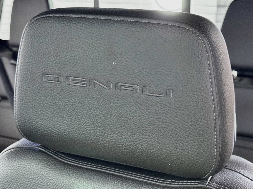 Used 2020 GMC Sierra 3500 Denali w/ Denali Ultimate Package AWD/4WD image 21