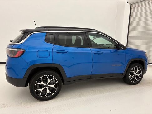 Used 2025 Jeep Compass Limited AWD/4WD image 23