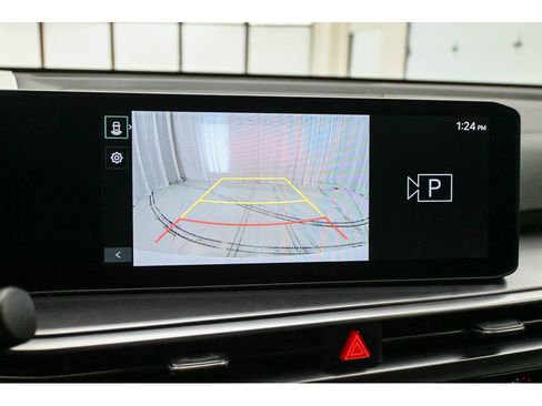 Certified 2025 Kia Sorento LX image 30