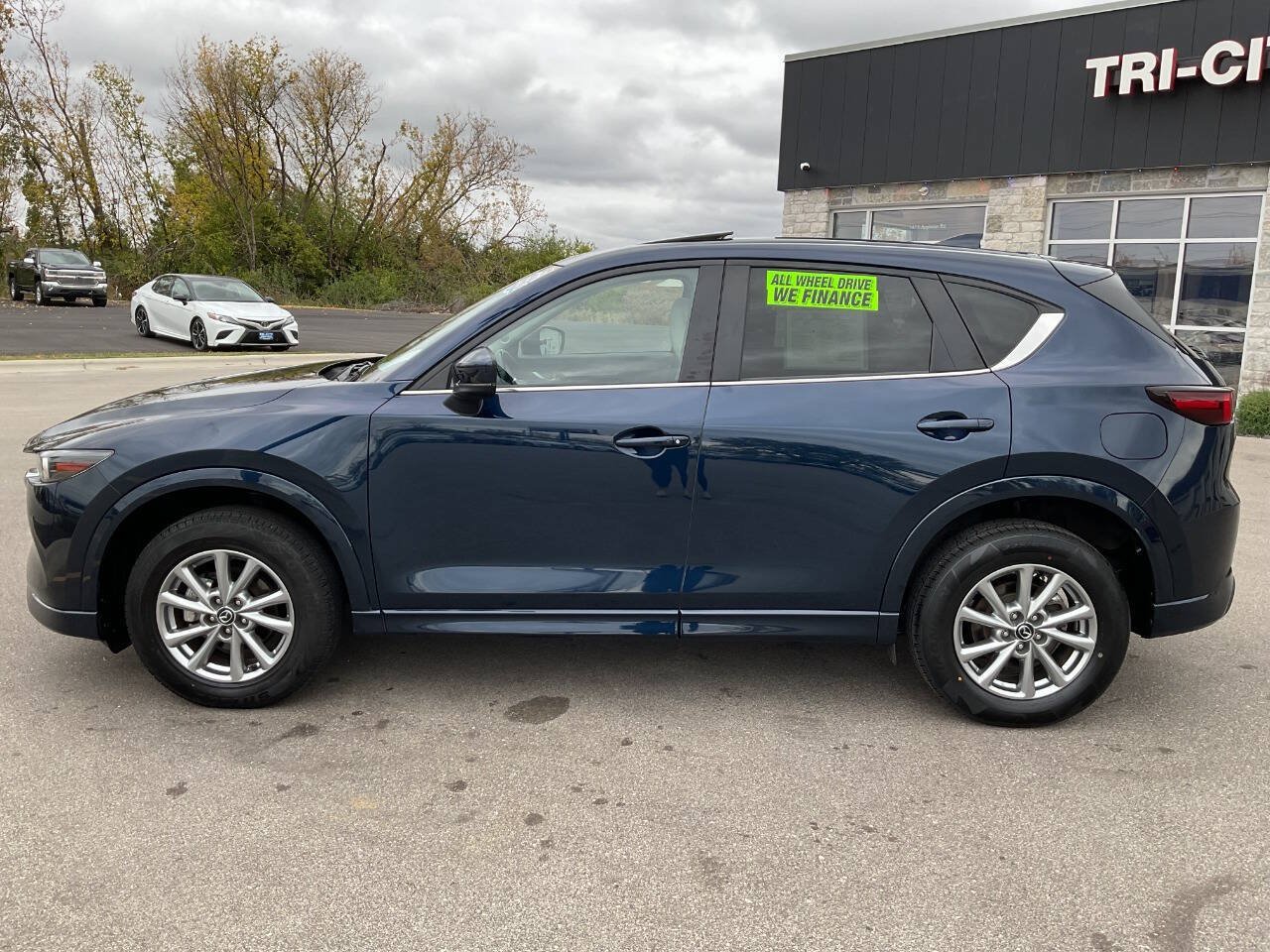 Used 2025 MAZDA CX-5 AWD 2.5 S w/ Preferred Package image 3
