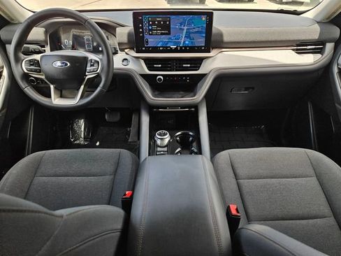 Used 2025 Ford Explorer Active RWD image 24