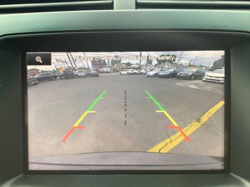 Used 2015 Ford Explorer XLT w/ Equipment Group 202A AWD/4WD image 25