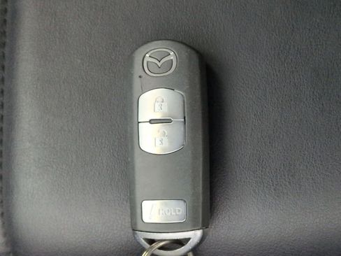 Used 2017 MAZDA MAZDA3 Touring image 37