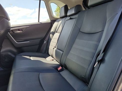 Used 2020 Toyota RAV4 Limited image 20