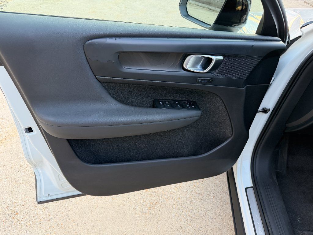 Certified 2023 Volvo C40 P8 Recharge Plus w/ Climate Package AWD/4WD image 10