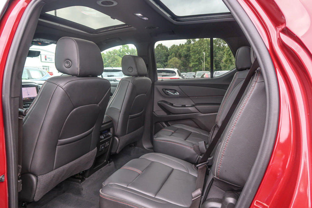 Used 2023 Chevrolet Traverse RS AWD/4WD image 25